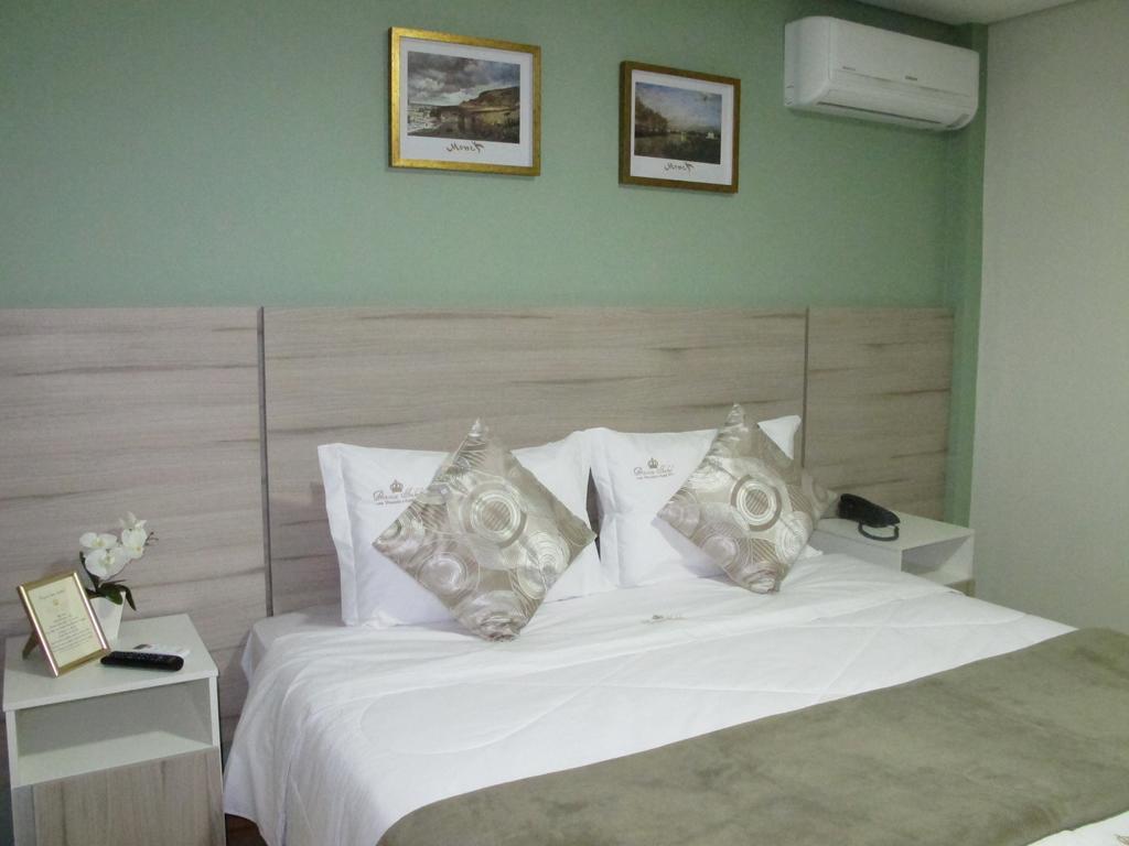 Quarto Superior com Cama de Casal ou 2 de Solteiro